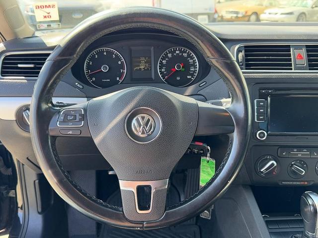 Photo of 2013 Black Uni Volkswagen Jetta