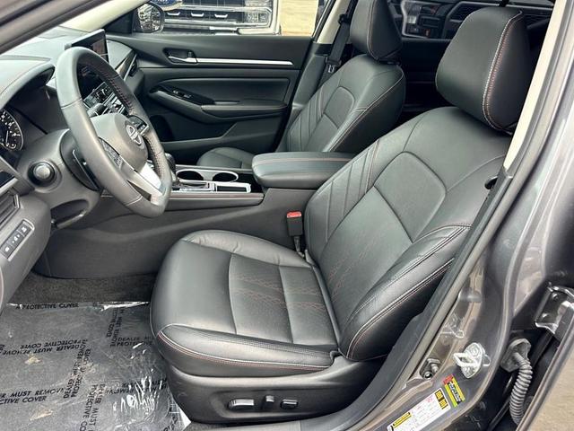 Photo of 2024 Gun Metallic Nissan Altima