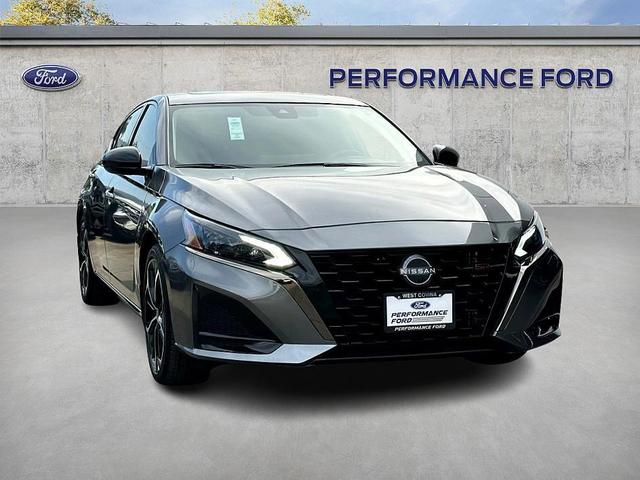Photo of 2024 Gun Metallic Nissan Altima