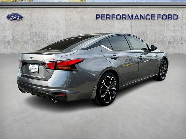 Photo of 2024 Gun Metallic Nissan Altima