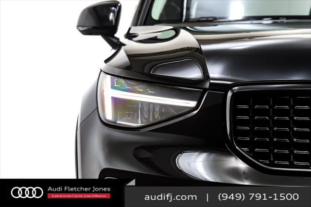 Photo of 2025 Onyx Black Metallic Volvo XC40