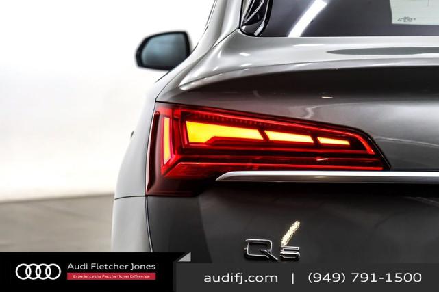 Photo of 2023 Chronos Gray Metallic Audi Q5