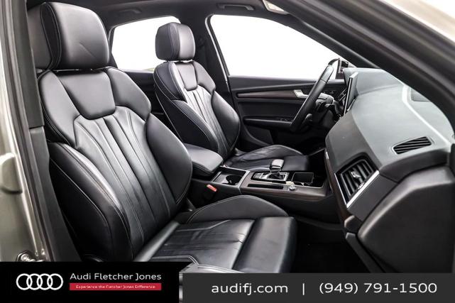 Photo of 2023 Chronos Gray Metallic Audi Q5