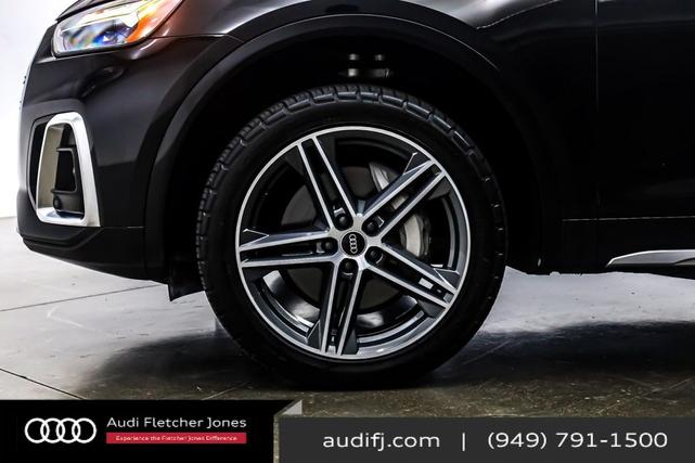 Photo of 2021 Mythos Black Metallic Audi Q5