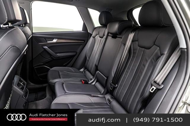 Photo of 2024 Chronos Gray Metallic Audi Q5