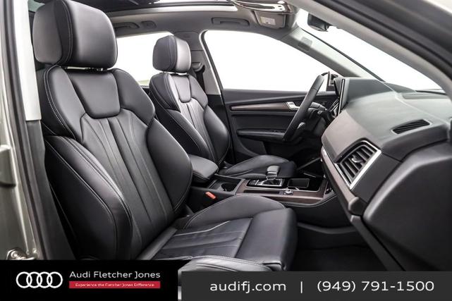Photo of 2024 Chronos Gray Metallic Audi Q5