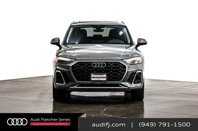 Photo of 2024 Chronos Gray Metallic Audi Q5
