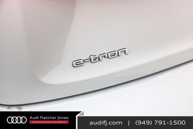 Photo of 2022 Glacier White Metallic Audi e-tron Sportback