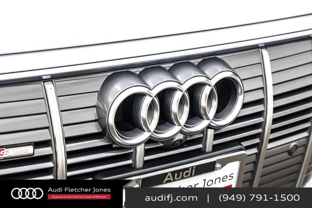 Photo of 2022 Glacier White Metallic Audi e-tron Sportback