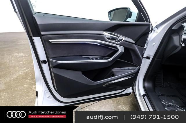 Photo of 2022 Glacier White Metallic Audi e-tron Sportback