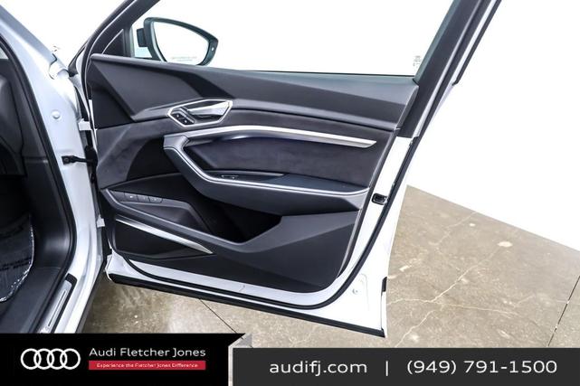 Photo of 2022 Glacier White Metallic Audi e-tron Sportback