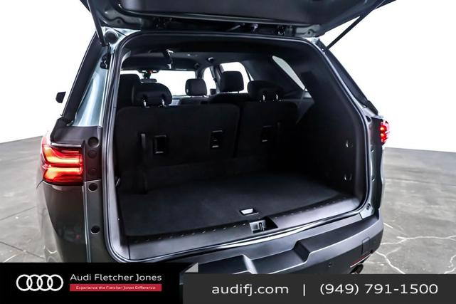 Photo of 2022 Silver Sage Metallic Chevrolet Traverse