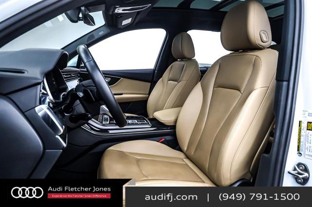 Photo of 2021 Glacier White Metallic Audi Q7