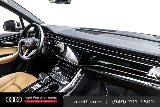 Photo of 2021 Glacier White Metallic Audi Q7