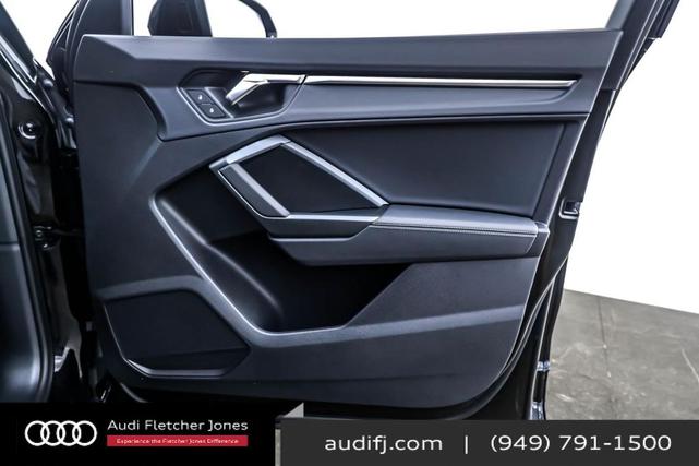 Photo of 2025 Mythos Black Metallic Audi Q3