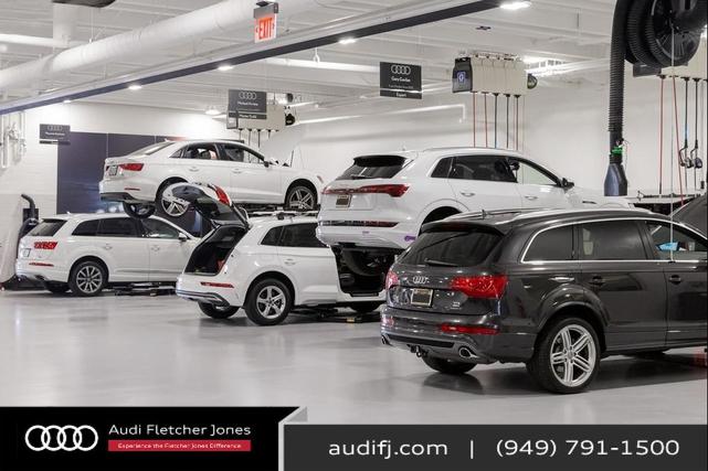 Photo of 2025 Mythos Black Metallic Audi Q5