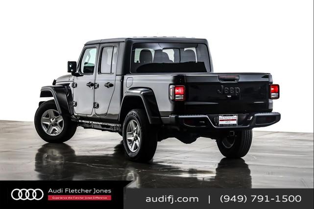 Photo of 2022 Black Clearcoat Jeep Gladiator