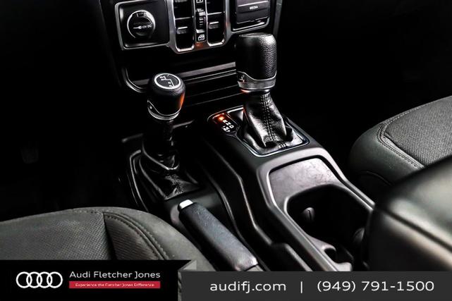 Photo of 2022 Black Clearcoat Jeep Gladiator