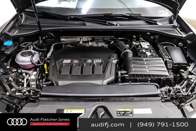 Photo of 2025 Navarra Blue Metallic Audi Q3
