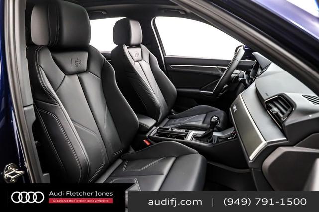 Photo of 2025 Navarra Blue Metallic Audi Q3