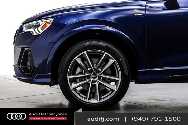 Photo of 2025 Navarra Blue Metallic Audi Q3