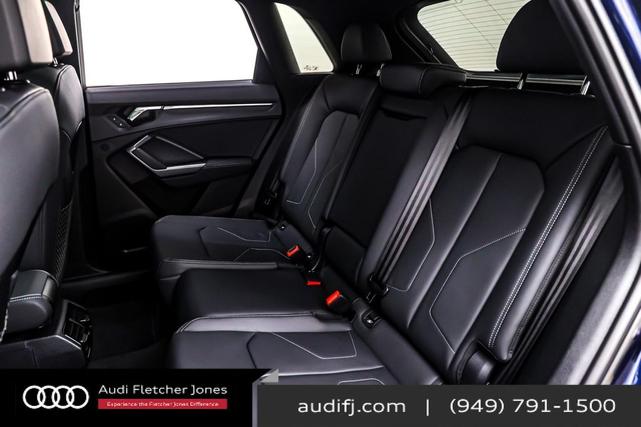 Photo of 2025 Navarra Blue Metallic Audi Q3
