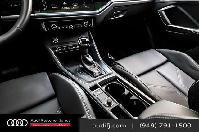 Photo of 2025 Navarra Blue Metallic Audi Q3