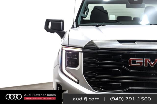 Photo of 2023 Summit White GMC Sierra 1500