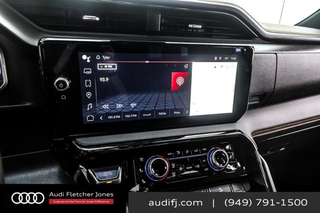 Photo of 2023 Summit White GMC Sierra 1500