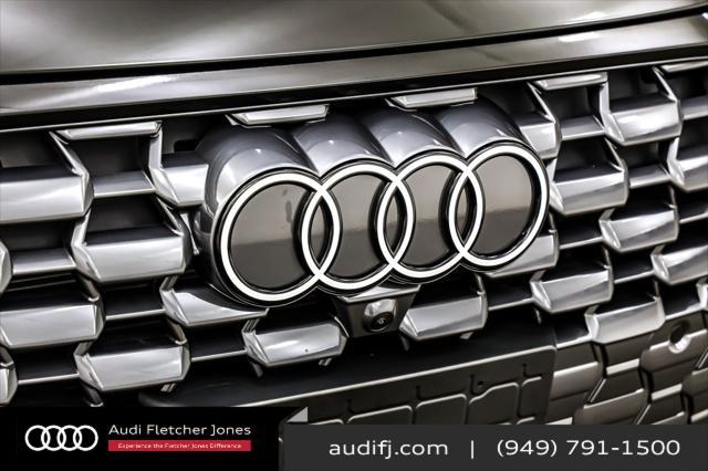 Photo of 2025 Mythos Black Metallic Audi Q5