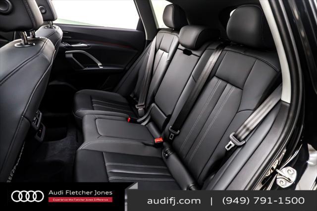 Photo of 2025 Mythos Black Metallic Audi Q5