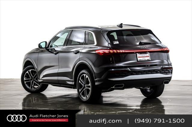 Photo of 2025 Mythos Black Metallic Audi Q5