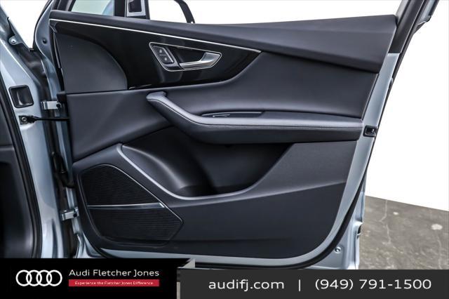 Photo of 2023 Satellite Silver Metallic Audi Q7