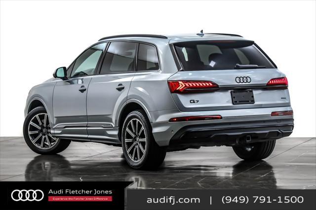 Photo of 2023 Satellite Silver Metallic Audi Q7