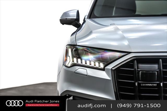 Photo of 2023 Satellite Silver Metallic Audi Q7