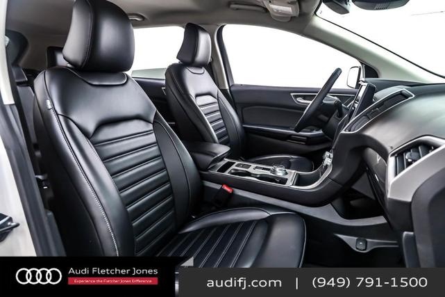 Photo of 2024 Star White Metallic Tri-Coat Ford Edge