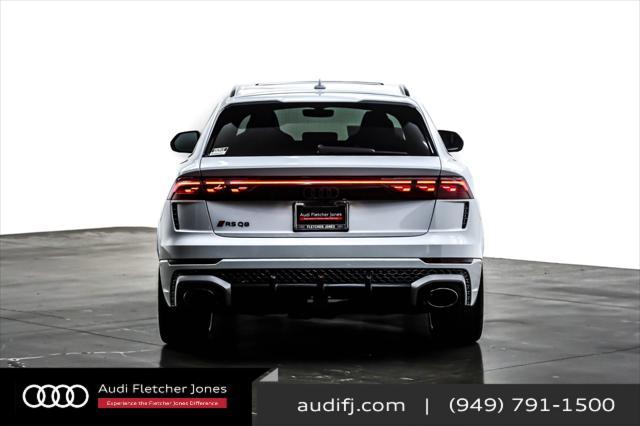 Photo of 2025 Glacier White Metallic Audi RS Q8