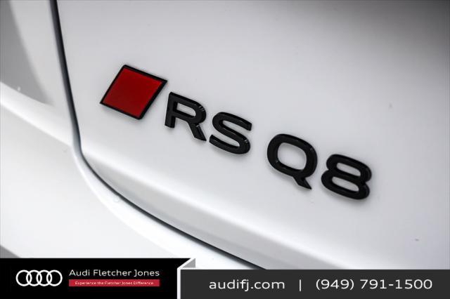 Photo of 2025 Glacier White Metallic Audi RS Q8