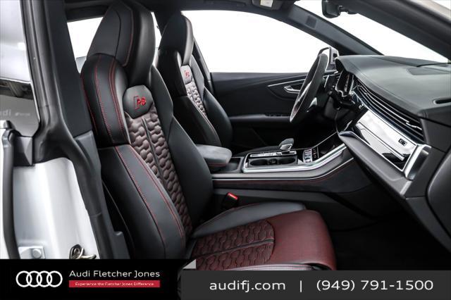 Photo of 2025 Glacier White Metallic Audi RS Q8
