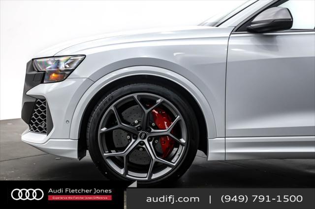 Photo of 2025 Glacier White Metallic Audi RS Q8