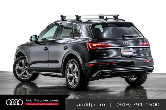 Photo of 2022 Mythos Black Metallic Audi Q5