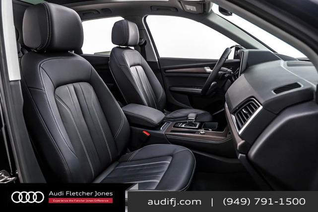 Photo of 2022 Mythos Black Metallic Audi Q5