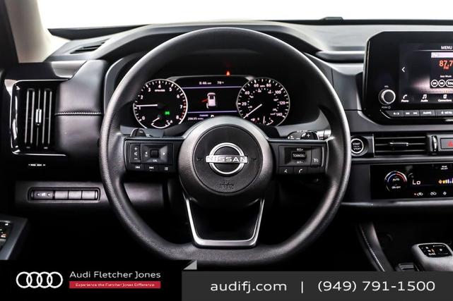 Photo of 2024 Gun Metallic Nissan Pathfinder