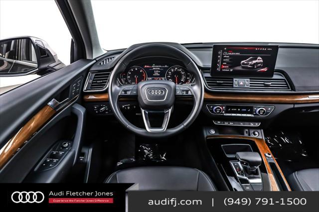 Photo of 2024 Manhattan Gray Metallic Audi Q5