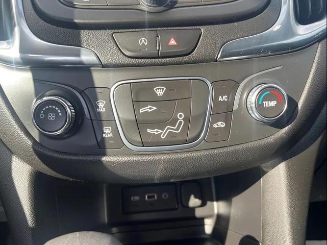 Photo of 2022 Blue Chevrolet Equinox