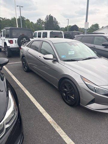 Photo of 2021 Gray Hyundai ELANTRA