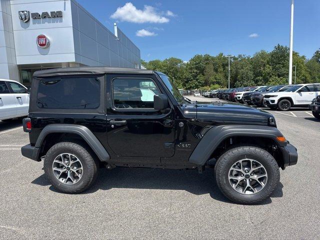 Photo of 2025 Black Clearcoat Jeep Wrangler