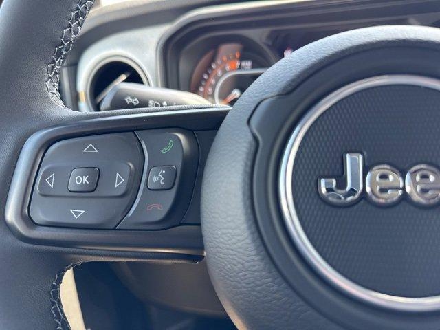 Photo of 2025 Black Clearcoat Jeep Wrangler