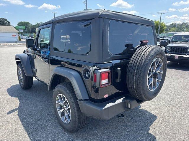 Photo of 2025 Black Clearcoat Jeep Wrangler