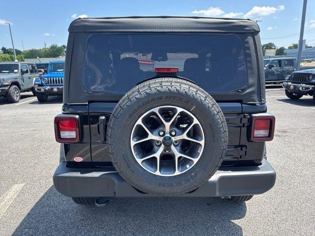 Photo of 2025 Black Clearcoat Jeep Wrangler